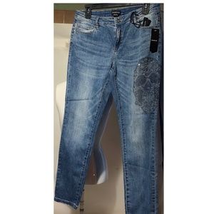 BeBe Jeans with beaded soul size 31 NWT $139.00
